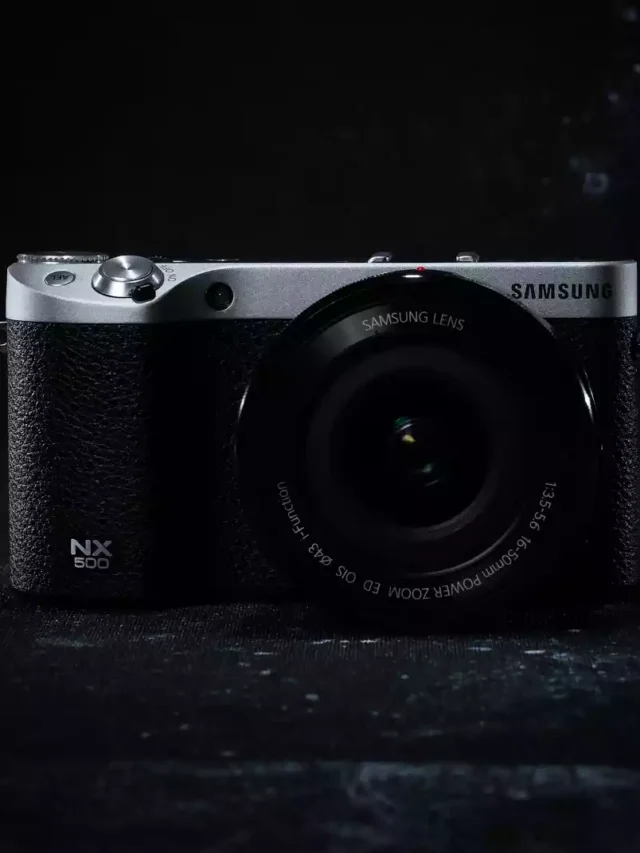 Samsung Mirrorless Camera